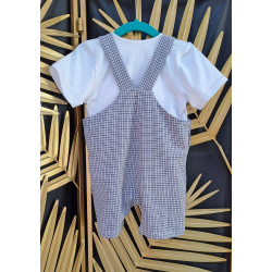 salopette avec tee-shirt