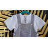 salopette avec tee-shirt